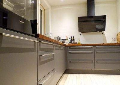 Renovering af køkken – alrum, badeværelse, stue og entréarealer.